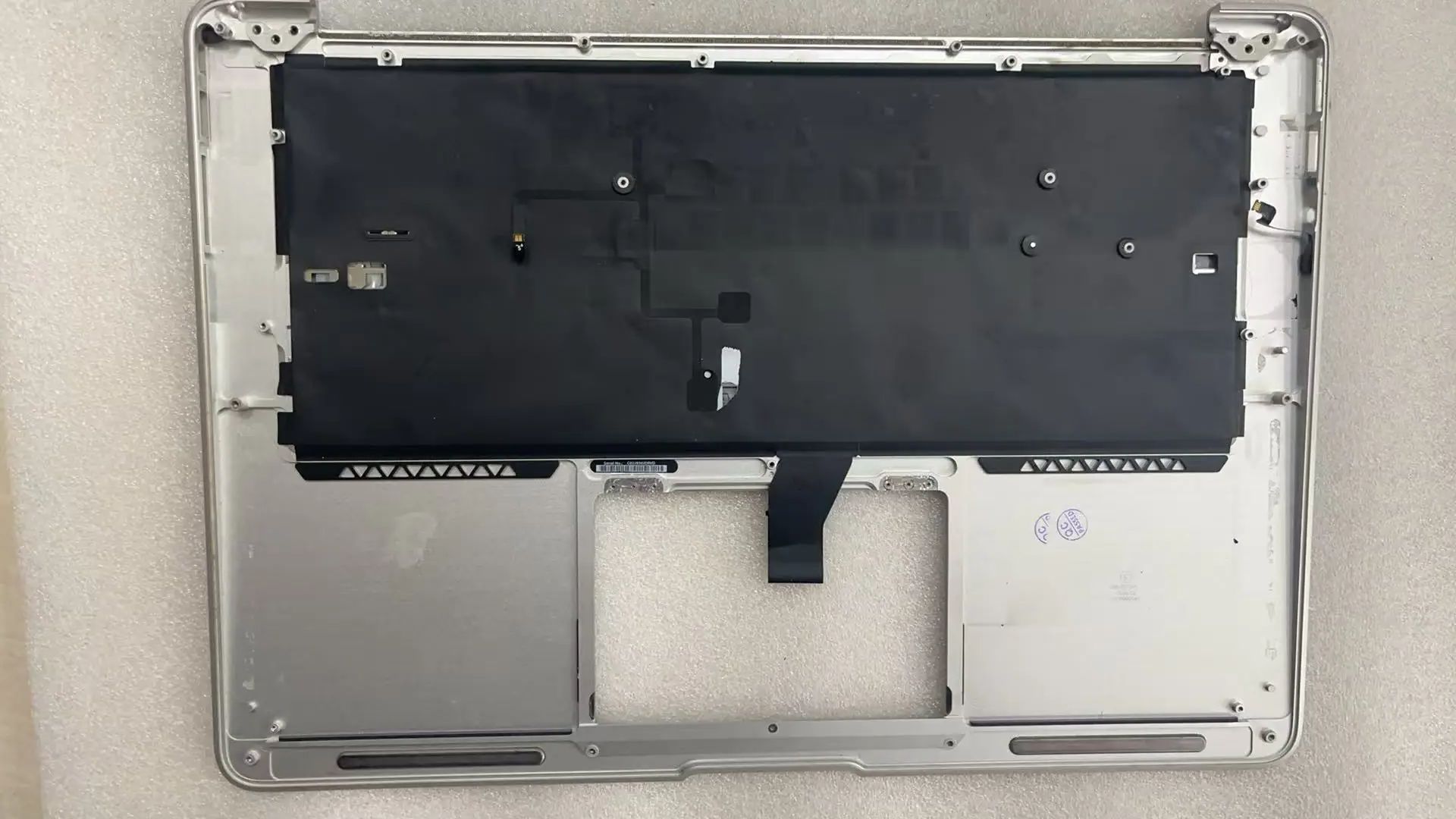 90% New Original Topcase for A - Keyboard Cover recension och pris